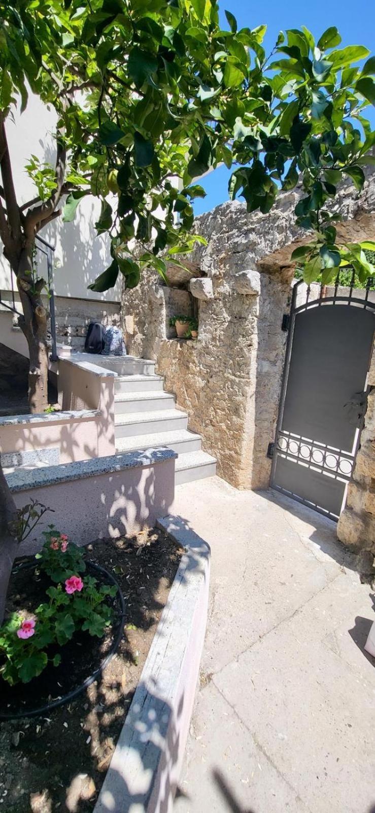 Riva Suite 2 Komiza Bagian luar foto