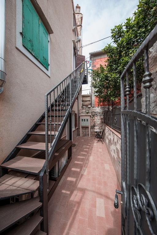 Riva Suite 2 Komiza Bagian luar foto
